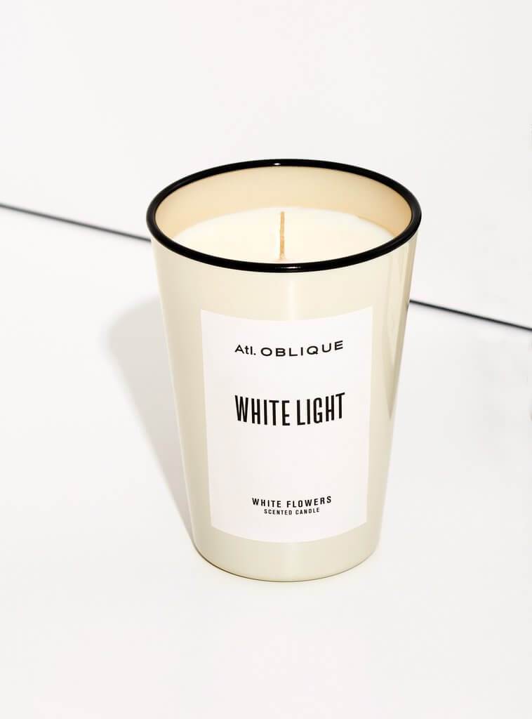 Žvakė White Light
